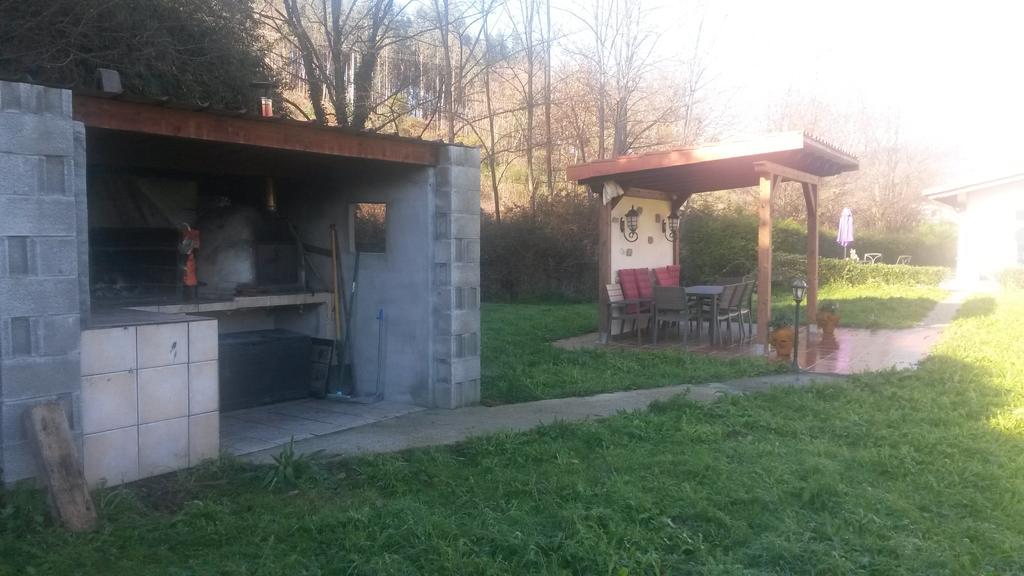 Casa Rural Ibarrondo Etxea Mungia Bagian luar foto