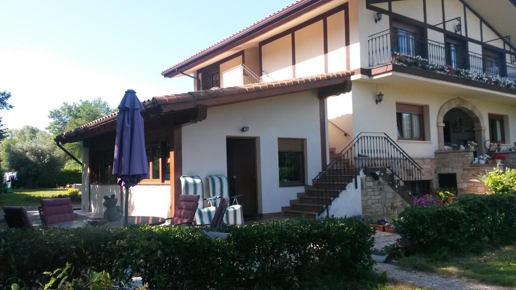 Casa Rural Ibarrondo Etxea Mungia Bagian luar foto