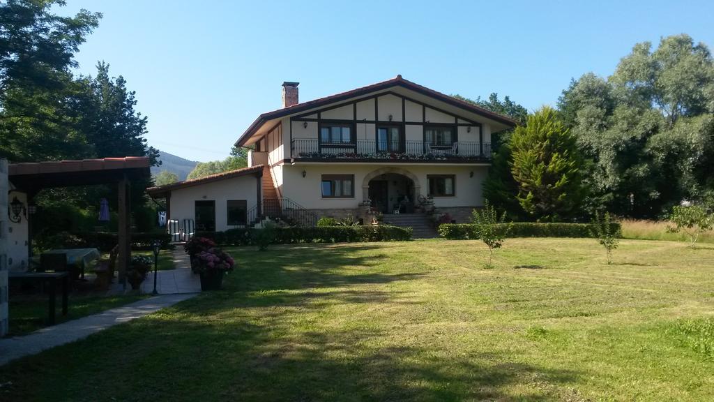 Casa Rural Ibarrondo Etxea Mungia Bagian luar foto